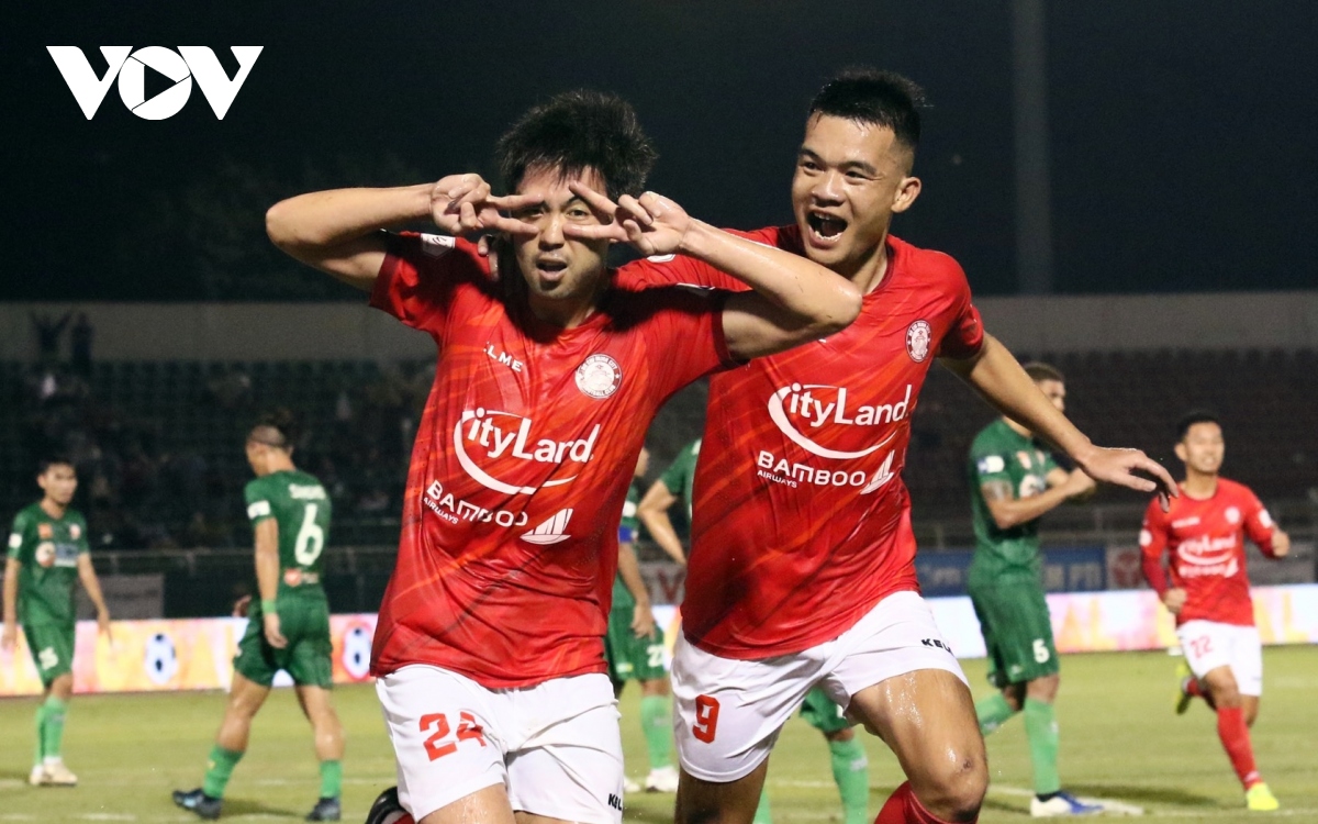 sau vong 4 v-league 2021 nu cuoi lee nguyen va su tiec nuoi cua hagl hinh anh 3