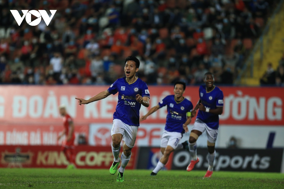 Tấn Trường cản phá thành công phạt đền, Hà Nội FC thắng trận đầu tiên ở V-League 2021