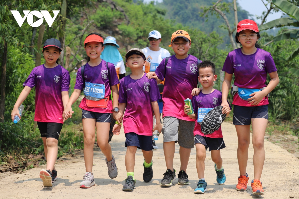 An tuong giai chay marathon quoc te tren cao nguyen moc chau hinh anh 12