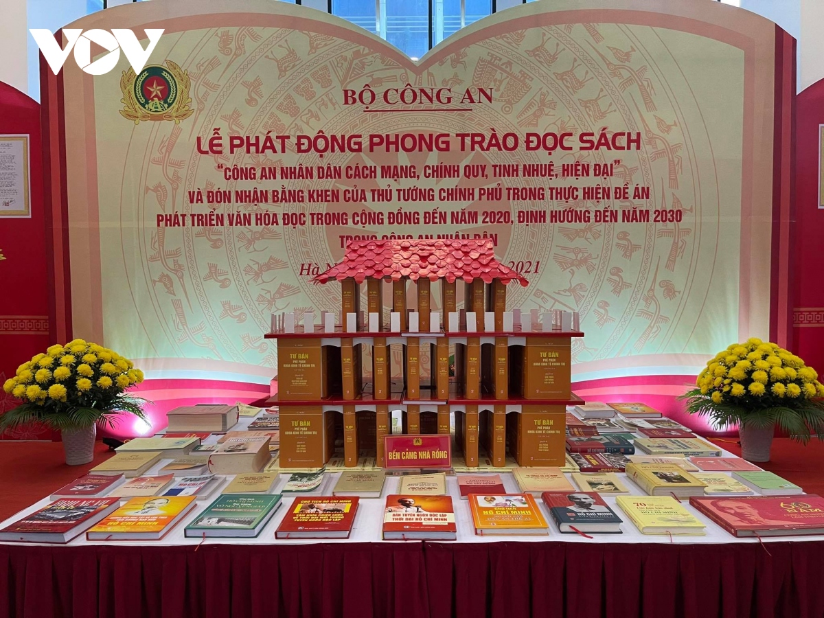 phat dong phong trao doc sach cand cach mang, chinh quy, tinh nhue, hien dai hinh anh 1