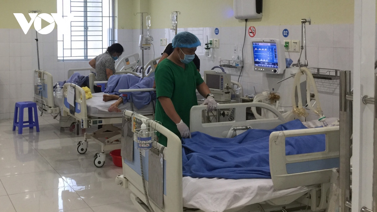 Dùng thuốc lạ, nam sinh ở Đà Nẵng phải nhập viện cấp cứu | VOV.VN