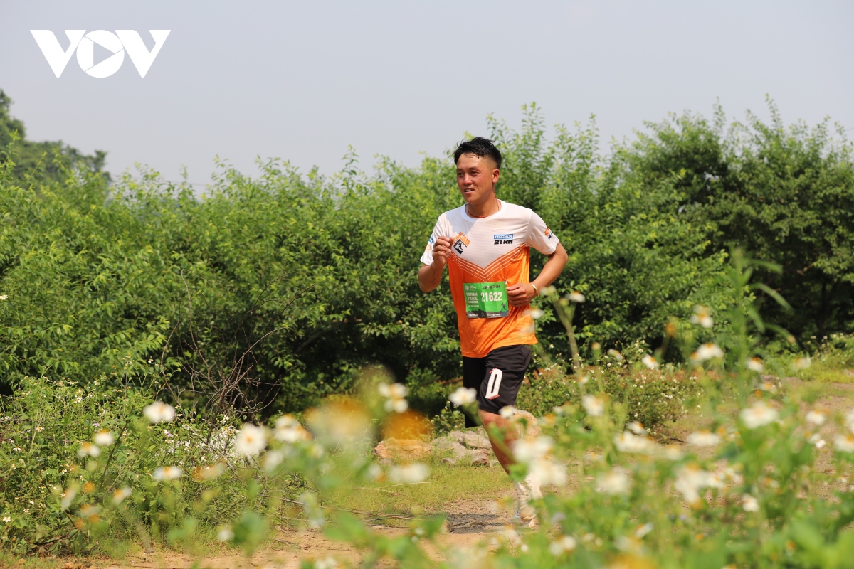 An tuong giai chay marathon quoc te tren cao nguyen moc chau hinh anh 7