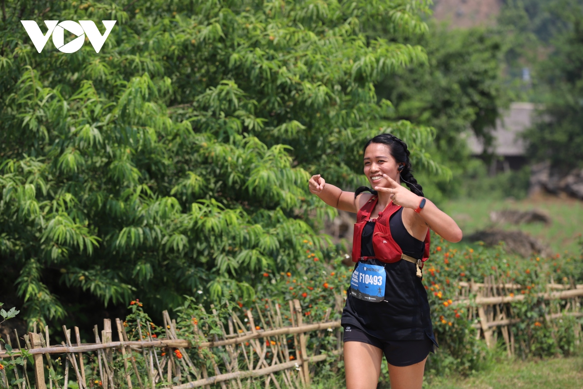 An tuong giai chay marathon quoc te tren cao nguyen moc chau hinh anh 8