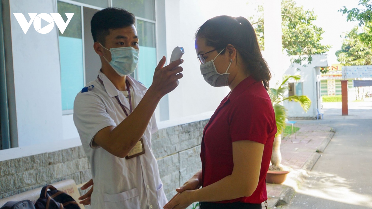 Dong thap, hau giang bat dau tiem vaccine phong covid-19 hinh anh 5