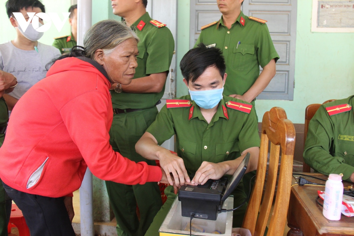 nhieu huyen mien nui quang nam hoan thanh cap can cuoc cong dan hinh anh 3