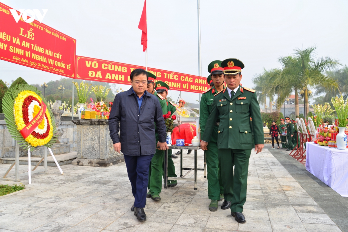 Dien bien hien quan ly gan 5.300 phan mo liet si khong co thong tin hinh anh 1