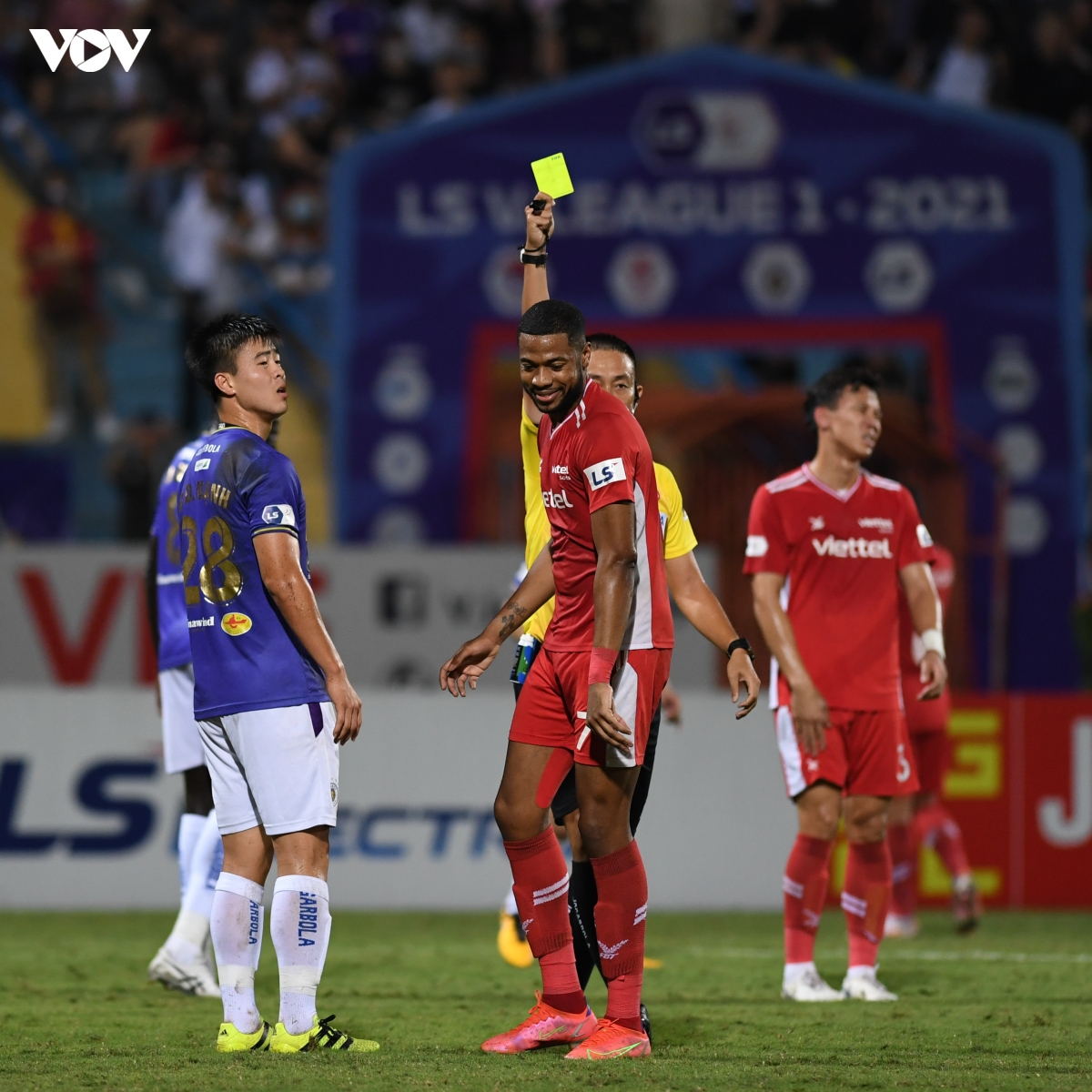 ngoai binh viettel thieu kiem che, hung ho bop co thanh chung hinh anh 12