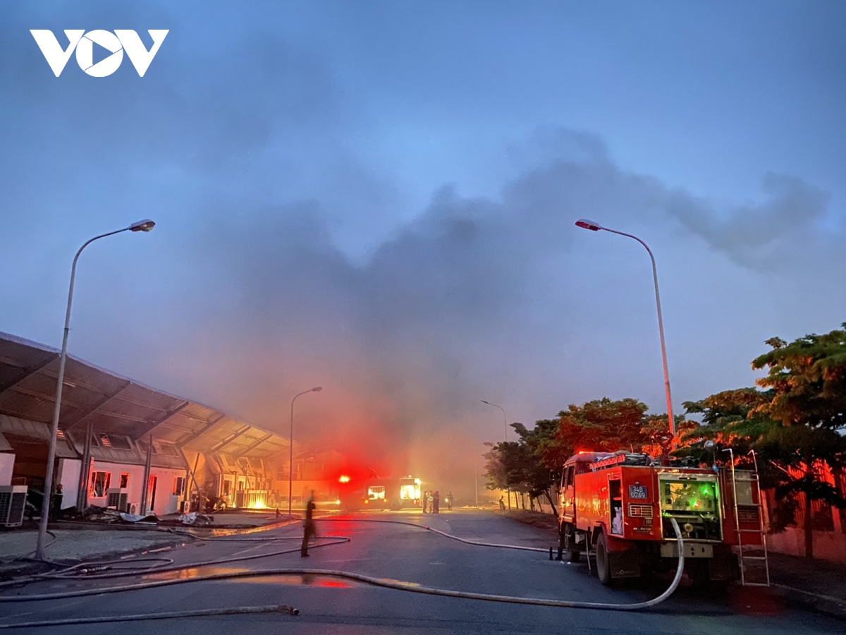 Cháy lớn tại Công ty TNHH Doosan ở Hải Dương