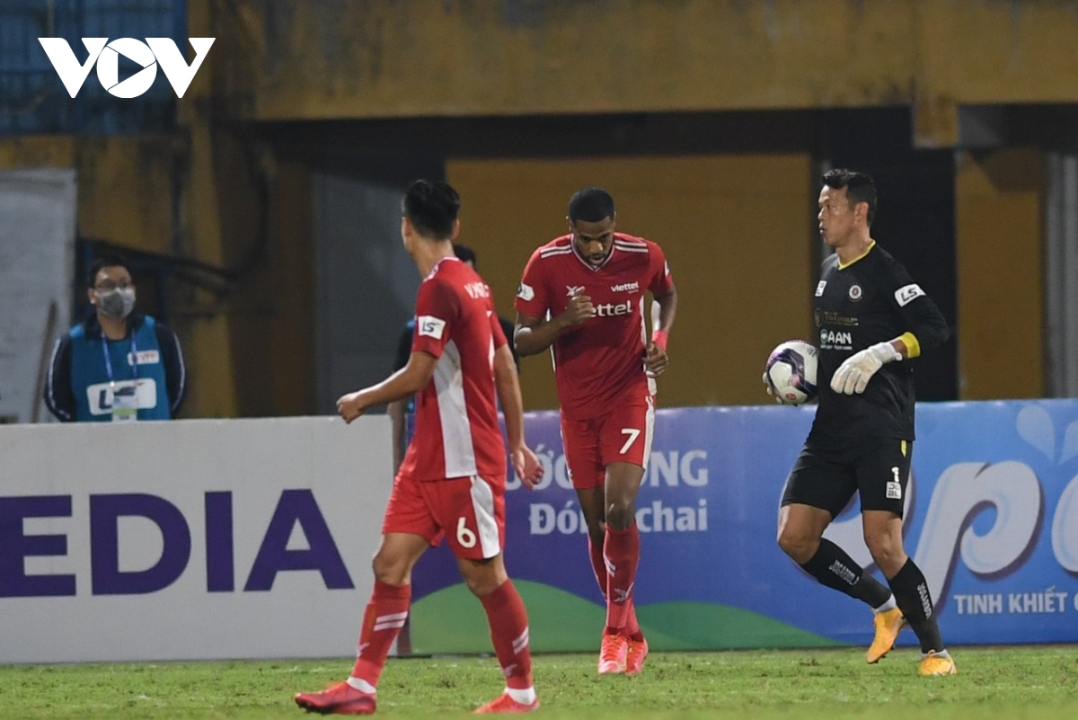 toan canh ha noi fc 0-1 viettel derby thu do nhuom mau do hinh anh 9