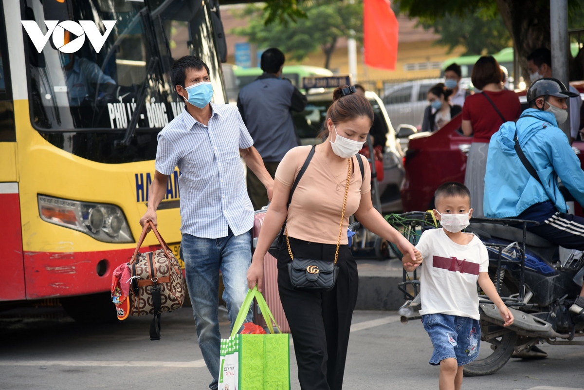 nguoi dan thu do un un ve que nghi le, nhieu tuyen duong ket cung hinh anh 9