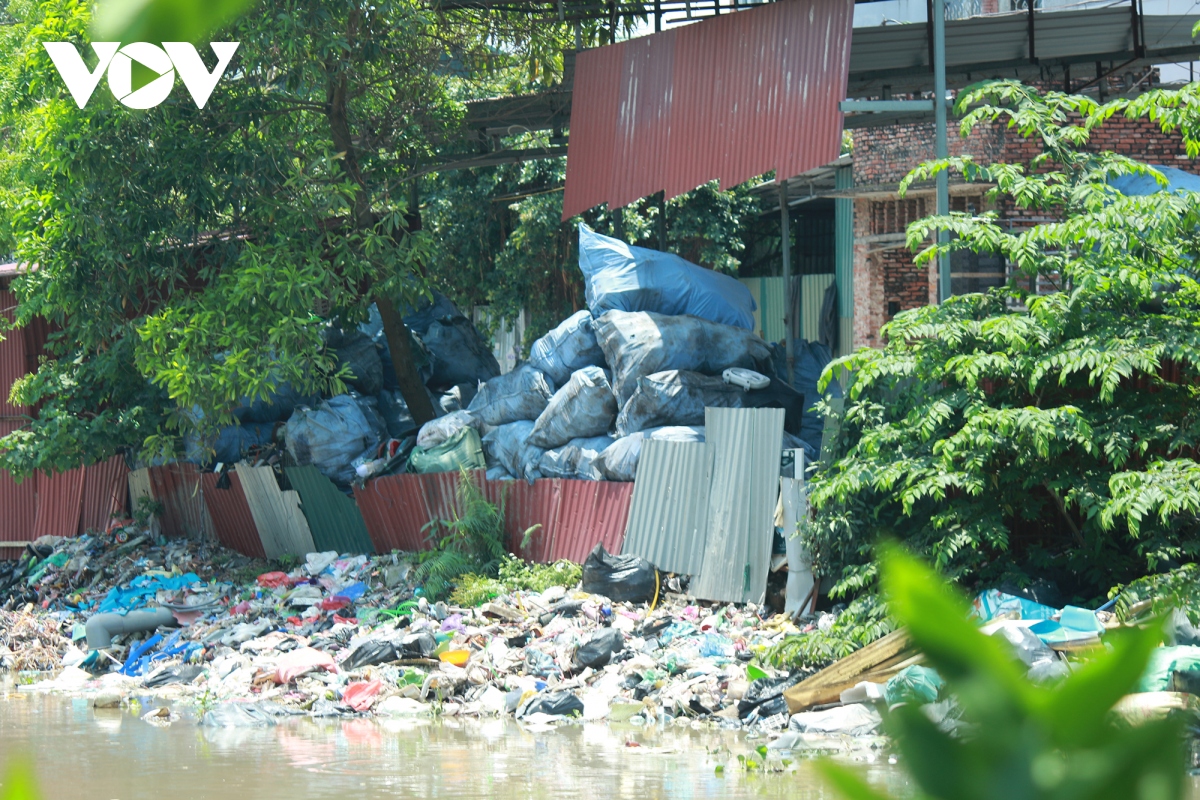  ngat tho vi o nhiem o lang tai che nhua phe thai lon nhat ha noi hinh anh 10