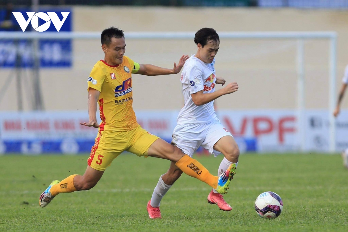 toan canh minh vuong, cong phuong ghi ban giup hagl tien gan chuc vo dich v-league hinh anh 8