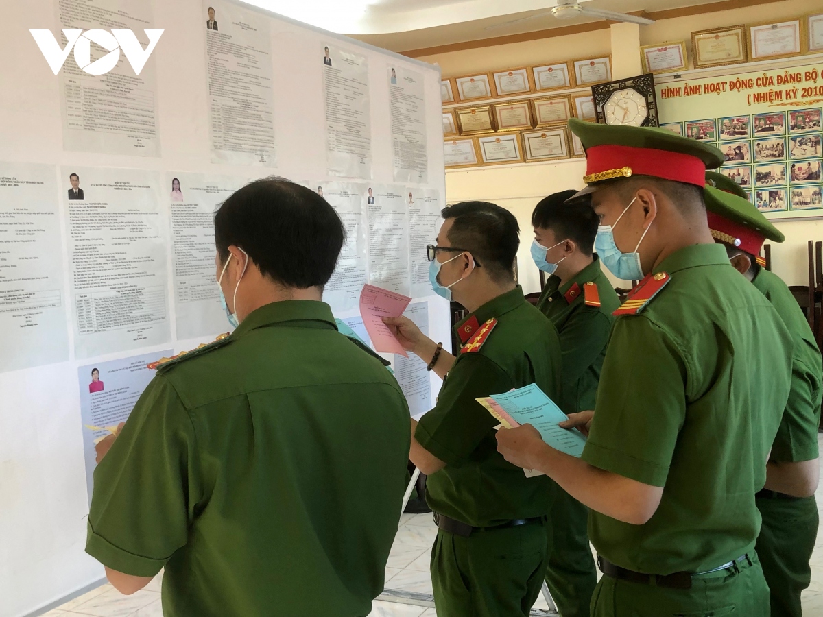 luc luong vu trang cac tinh kien giang, ca mau, hau giang bau cu som hinh anh 11