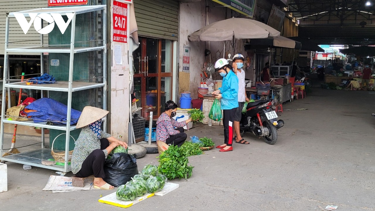 nguoi dan bac ninh thuc hien di cho theo the hinh anh 6