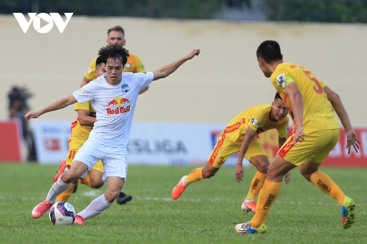 bang xep hang vua pha luoi v-league 2021 lee nguyen gia nhap cuoc dua hinh anh 9