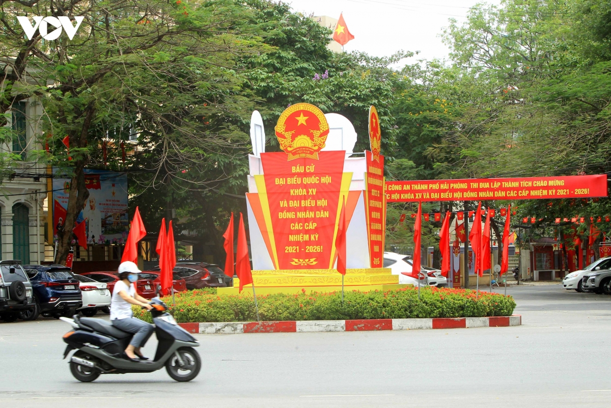 hai phong ruc ro trong ngay bau cu dai bieu quoc hoi va dai bieu hDnd hinh anh 3