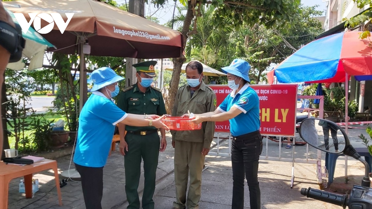 Da nang cho phep nguoi cach ly tap trung duoc o khach san, tu tra phi hinh anh 2