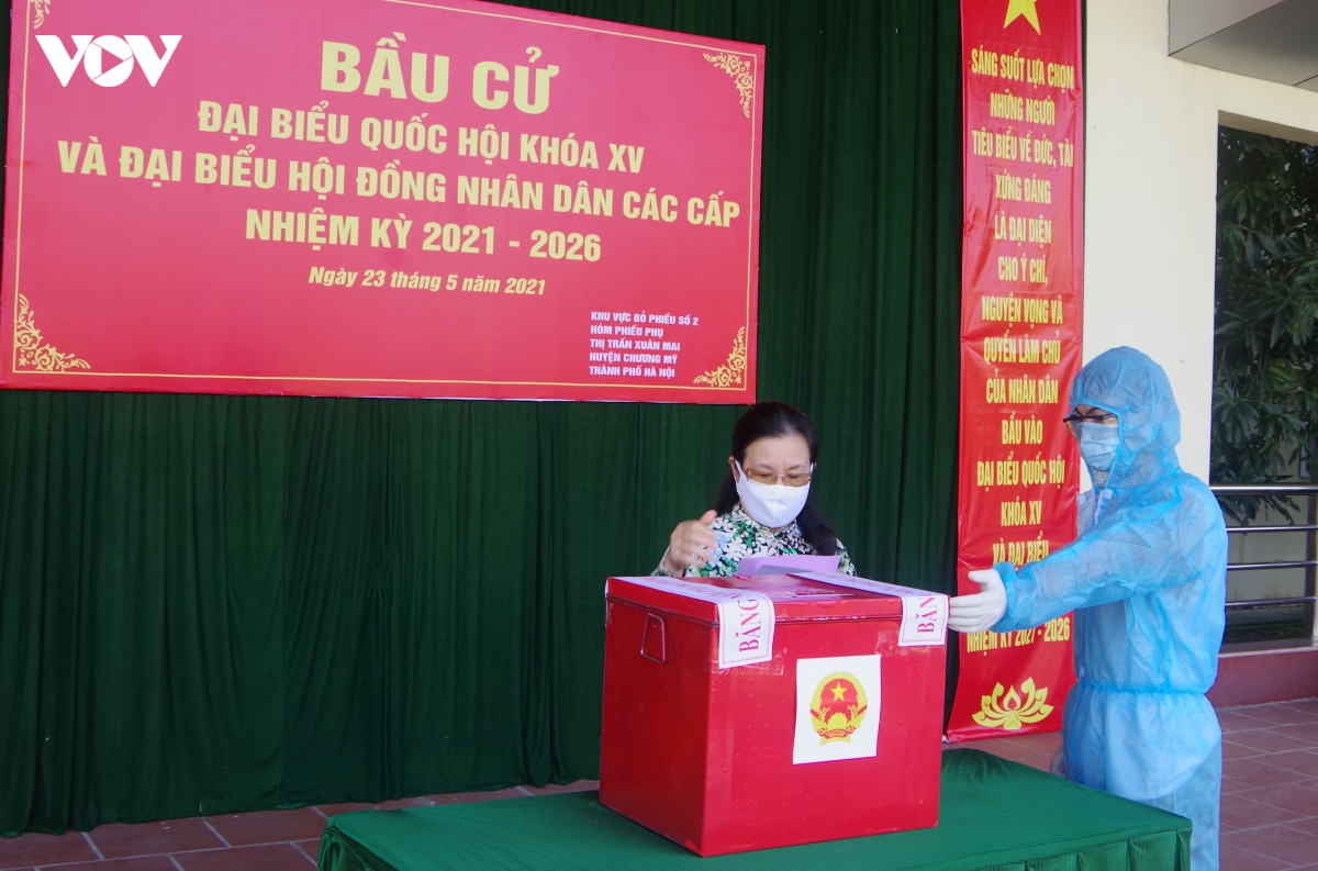 Tự hào thực hiện quyền công dân trong khu cách ly phòng dịch COVID-19