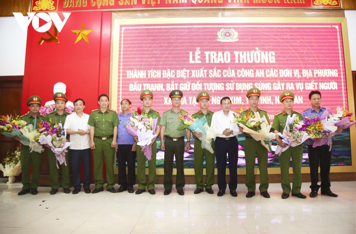 khen thuong cac don vi khong che doi tuong ban tu vong 2 nguoi o nghe an hinh anh 1