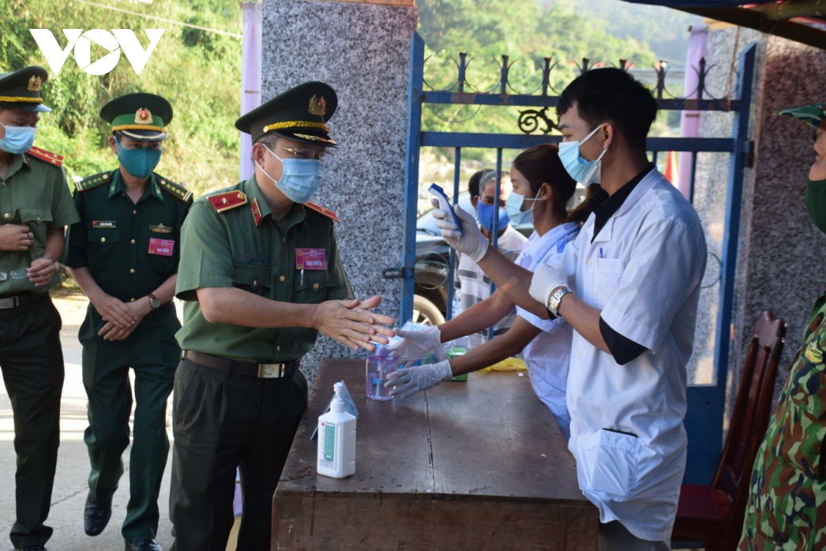 bau cu som o huyen bie n gio i nam giang, qua ng nam dien ra dung tien do hinh anh 2