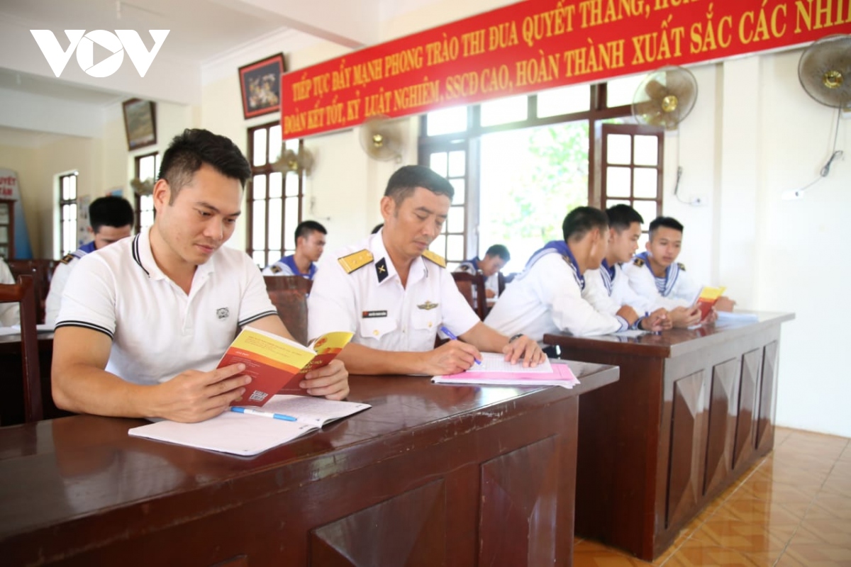 lan dau tien truong sa duoc bau cu cung ngay voi ca nuoc hinh anh 4