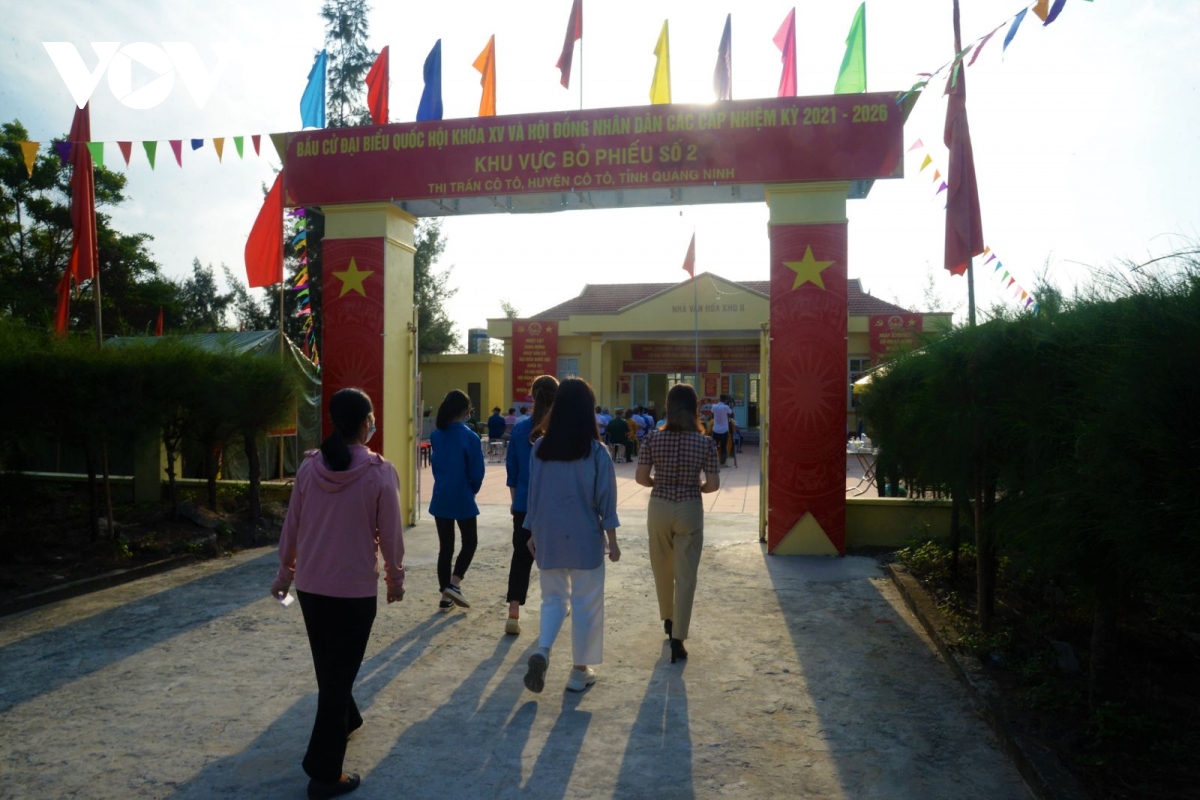 nguoi dan toc thieu so, benh nhan va nhan dan o nhung vung kho khan phan khoi di bau cu hinh anh 16