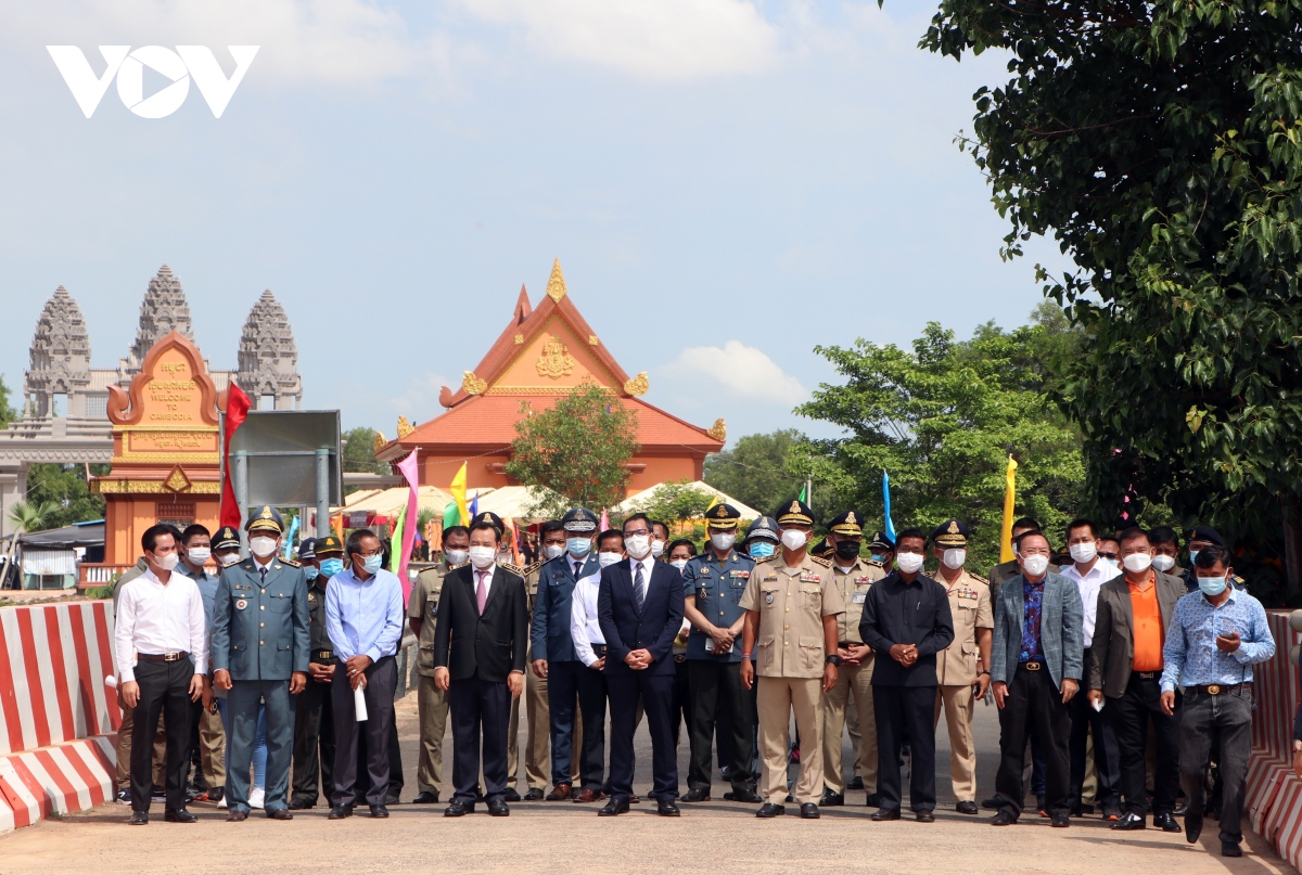 them mot cap cua khau quoc te viet nam - campuchia di vao hoat dong hinh anh 2