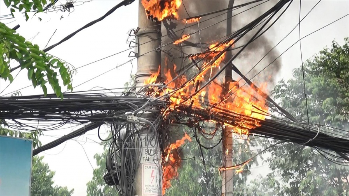 Am anh nhung mang nhen ngang troi o binh duong hinh anh 4