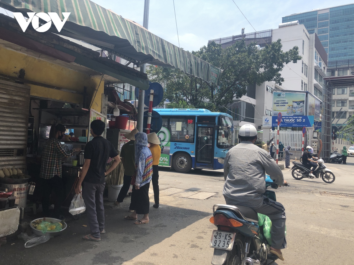 Anh cua hang an uong quanh benh vien o ha noi chi ban mang ve hinh anh 12