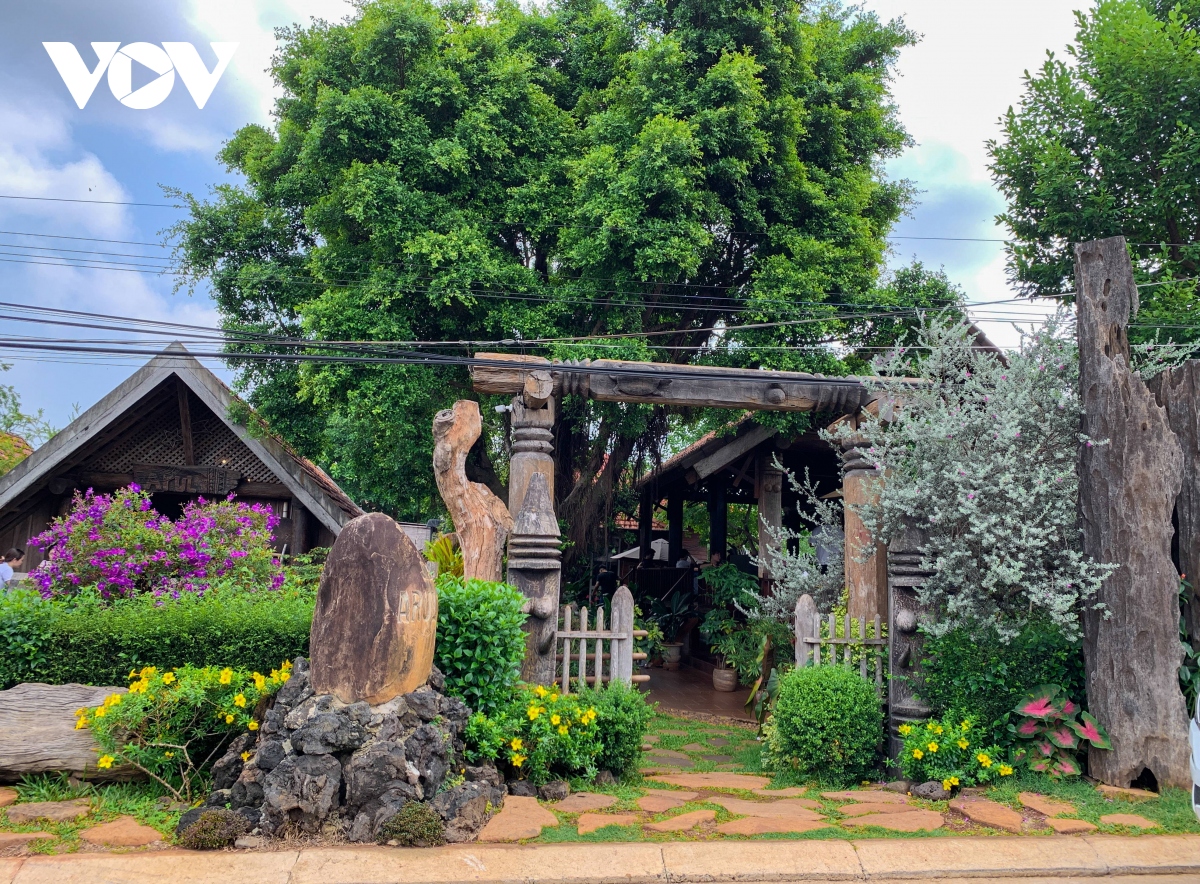 buon ako dhong - diem nhan du lich tai buon ma thuot hinh anh 6