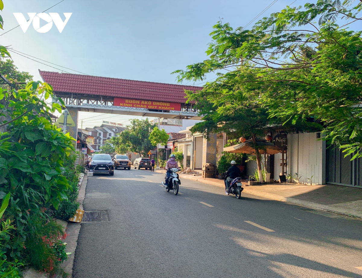 buon ako dhong - diem nhan du lich tai buon ma thuot hinh anh 1