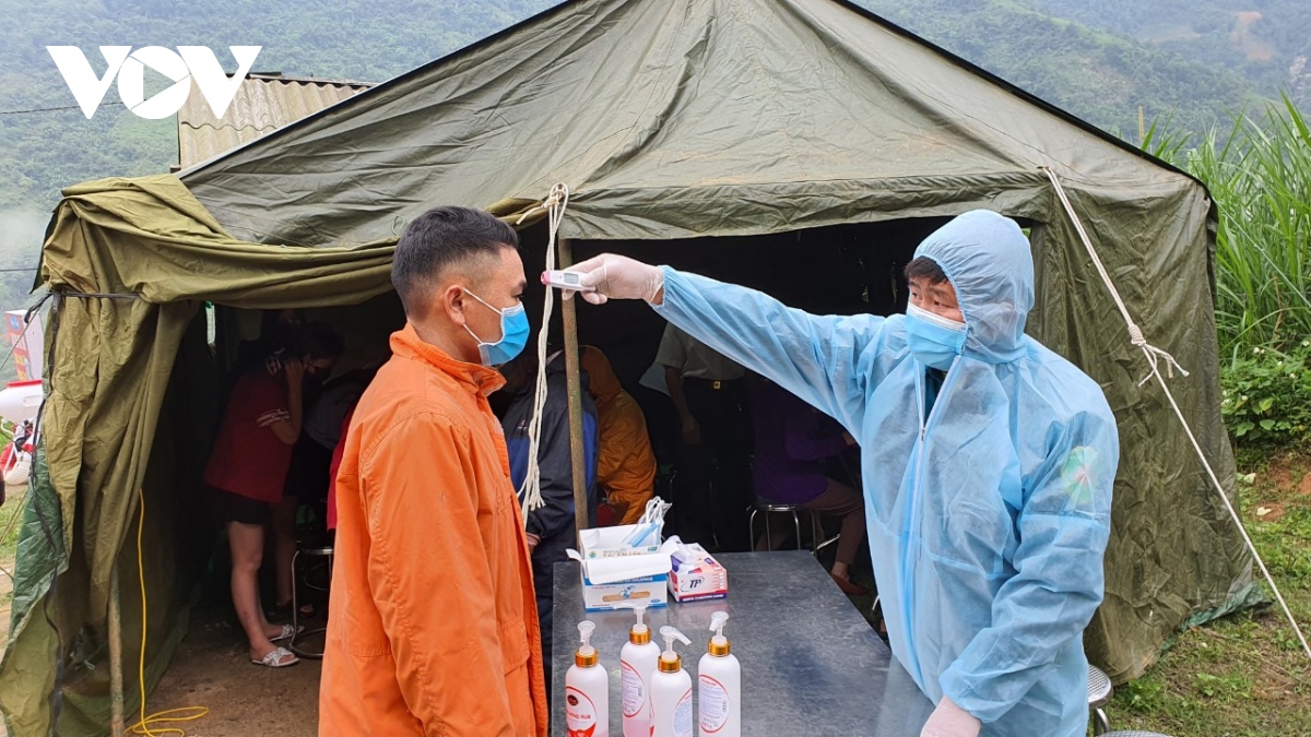 chinh quyen mot xa o sa pa bi phe binh vi lo la phong dich hinh anh 1