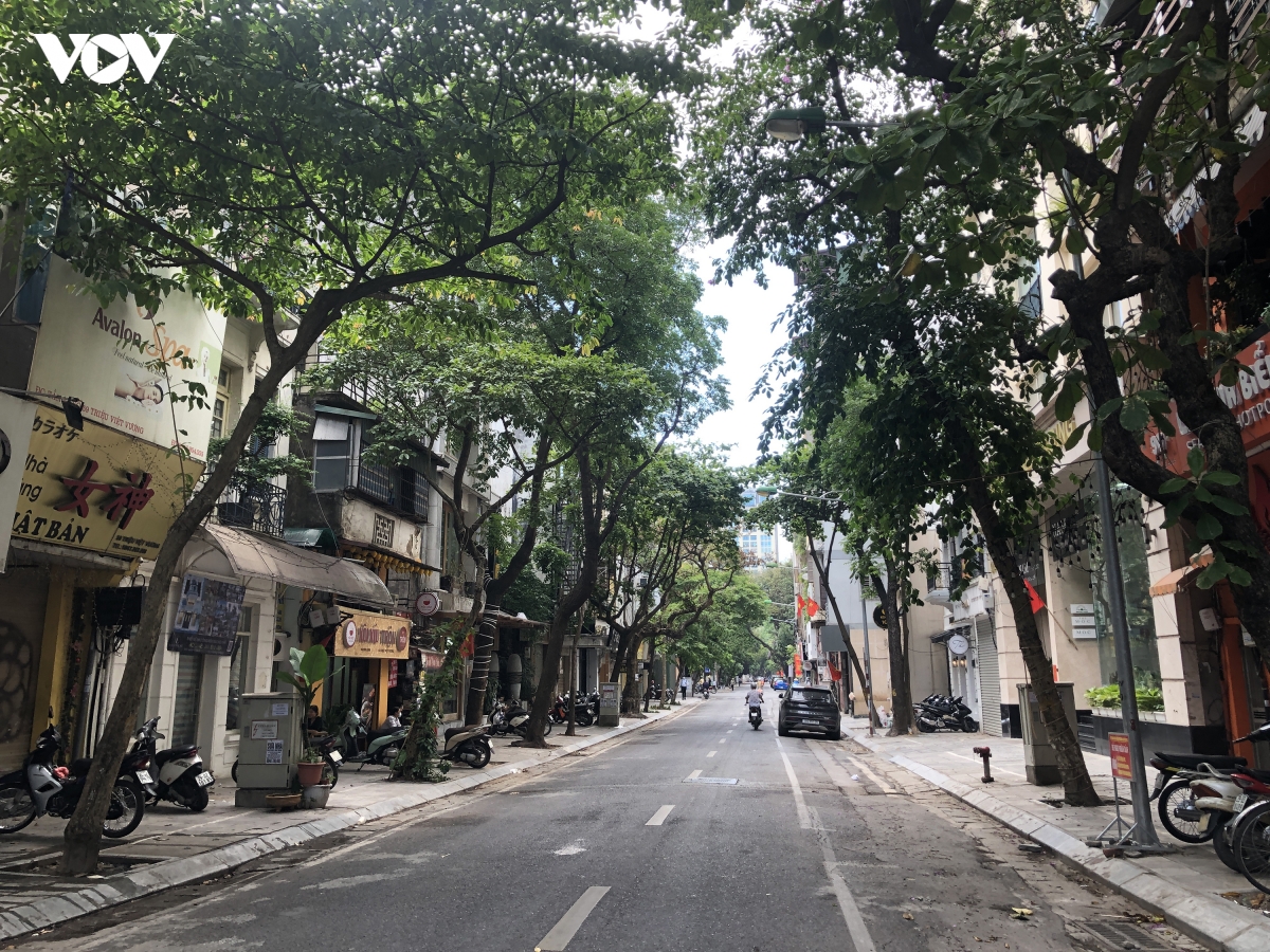 pho phuong thu do vang ve nhu ngay dau nam moi, nguoi dan gian cach phong, chong covid 19 hinh anh 10