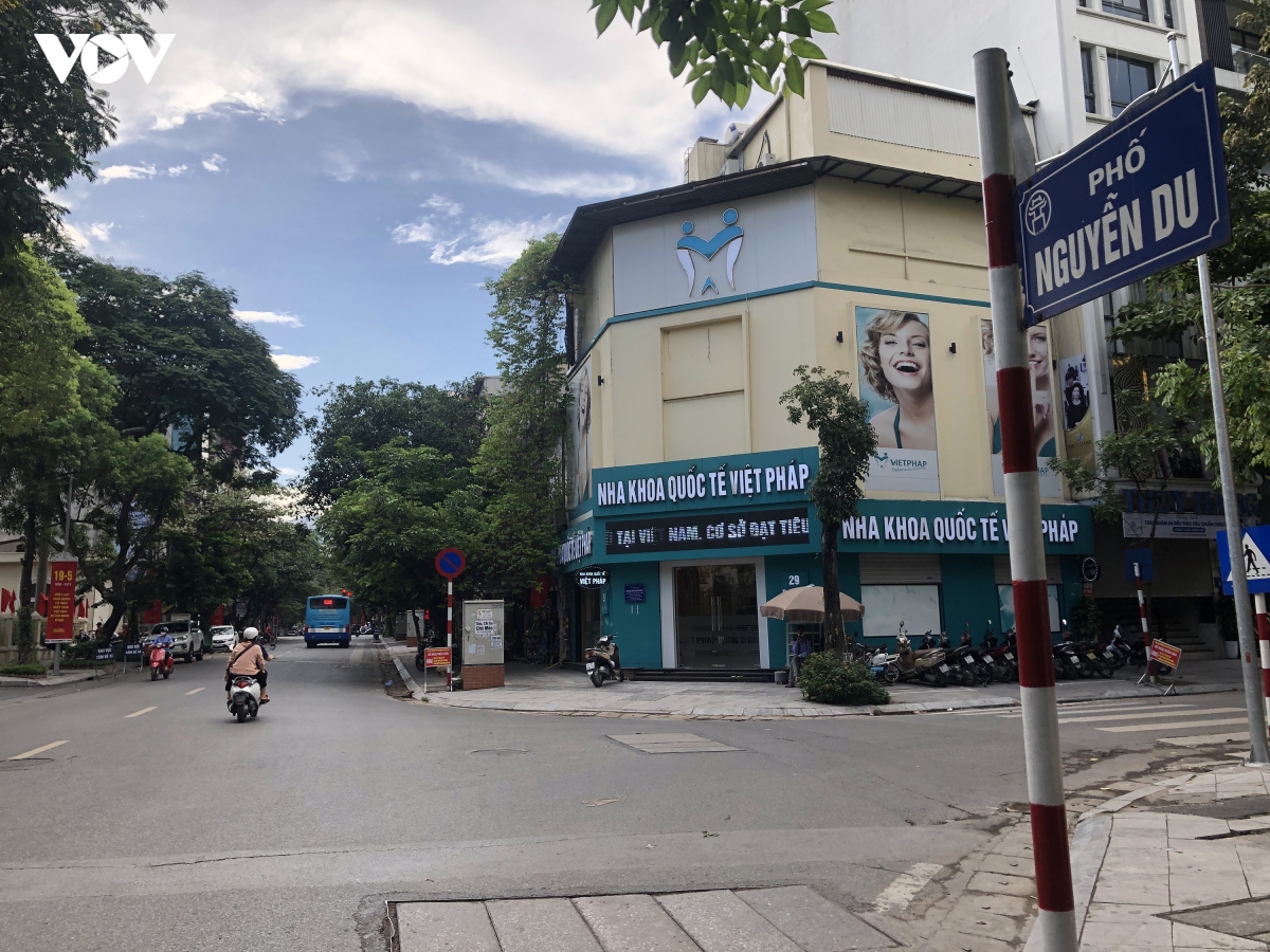 pho phuong thu do vang ve nhu ngay dau nam moi, nguoi dan gian cach phong, chong covid 19 hinh anh 9