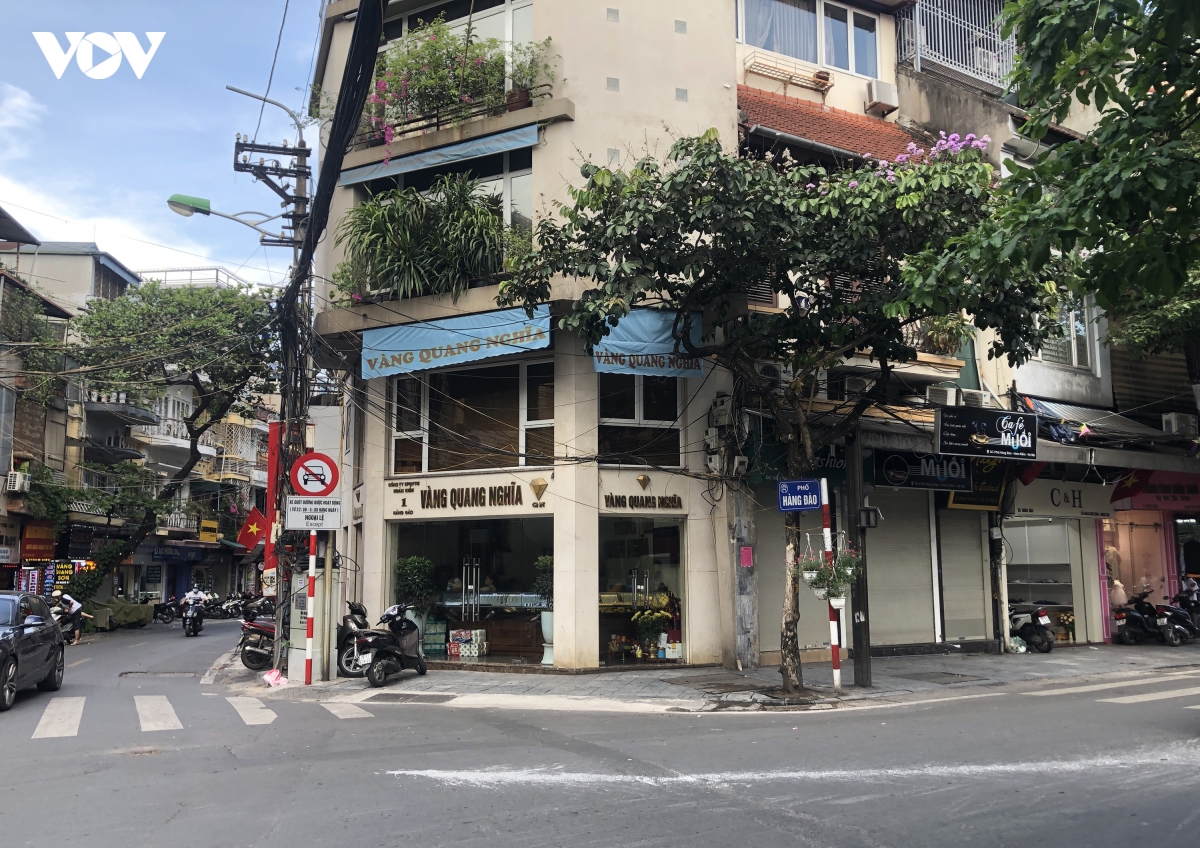 pho phuong thu do vang ve nhu ngay dau nam moi, nguoi dan gian cach phong, chong covid 19 hinh anh 4