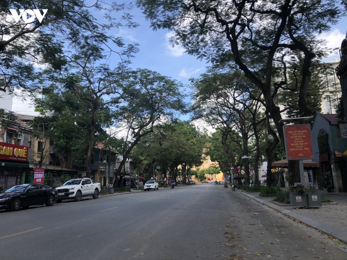 pho phuong thu do vang ve nhu ngay dau nam moi, nguoi dan gian cach phong, chong covid 19 hinh anh 6