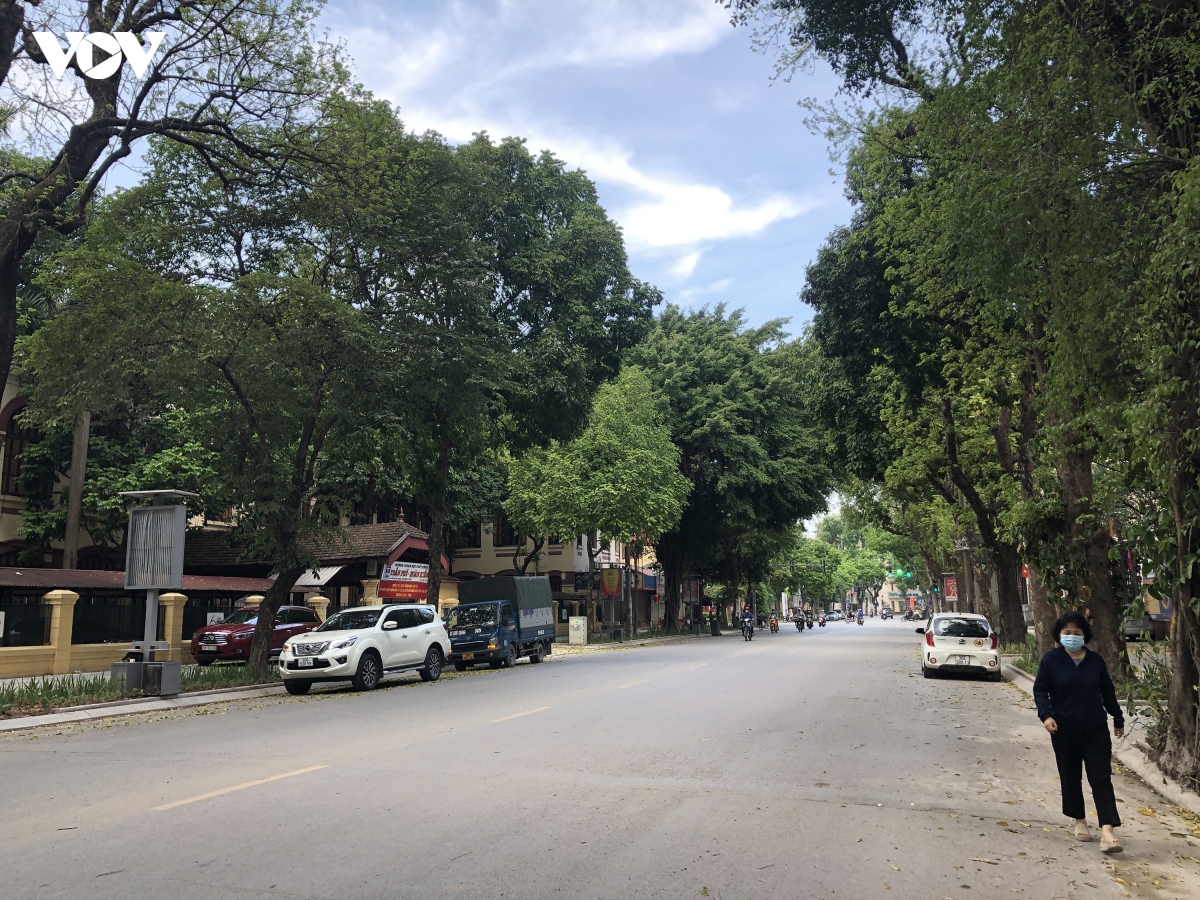 pho phuong thu do vang ve nhu ngay dau nam moi, nguoi dan gian cach phong, chong covid 19 hinh anh 7