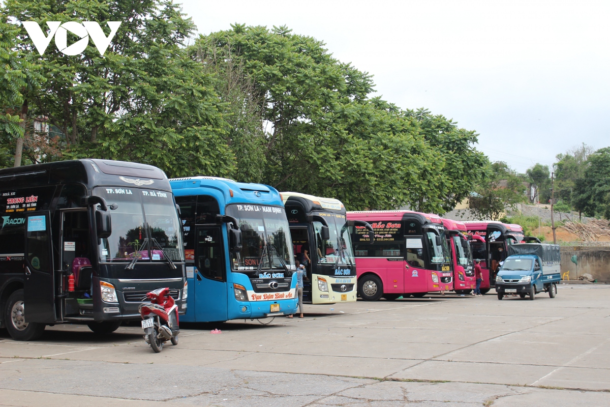 Sơn La tạm dừng chở khách đến 9 tỉnh