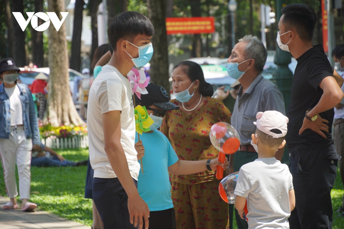 luong nguoi den cac khu vui choi o tphcm giam manh hinh anh 2