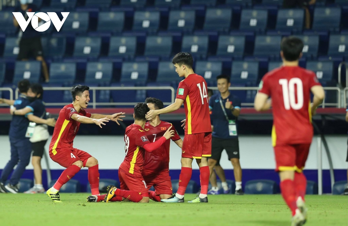  De bep indonesia 4-0, Dt viet nam ca khuc khai hoan dau tien tren dat uae hinh anh 6