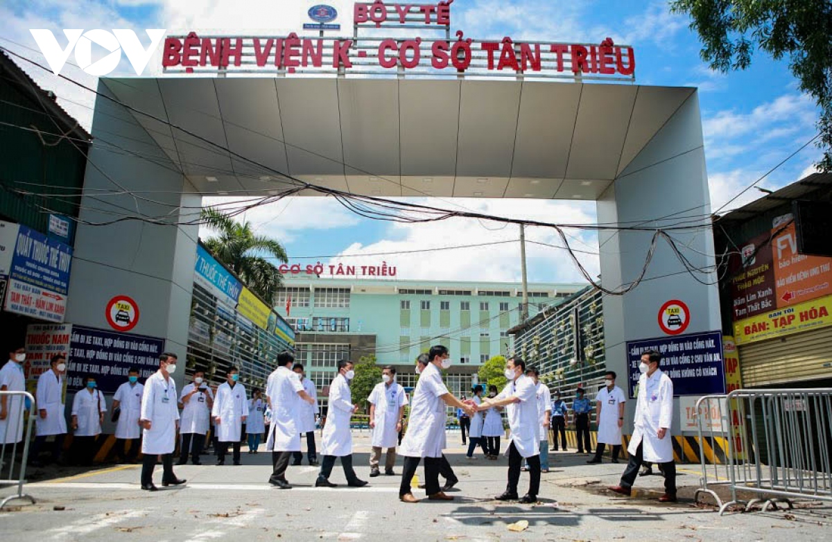 Hình ảnh dỡ bỏ phong tỏa bệnh viện K cơ sở Tân Triều - ảnh 3