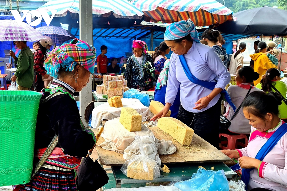 Tổ chức dù lượn, chợ phiên tại Tuần Du lịch - Văn hóa Lai Châu 2021