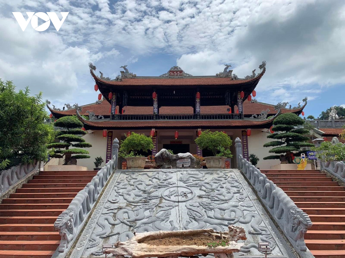 Tham quan Chùa Một Cột Hà Nội ngôi chùa độc đáo nhất Việt Nam