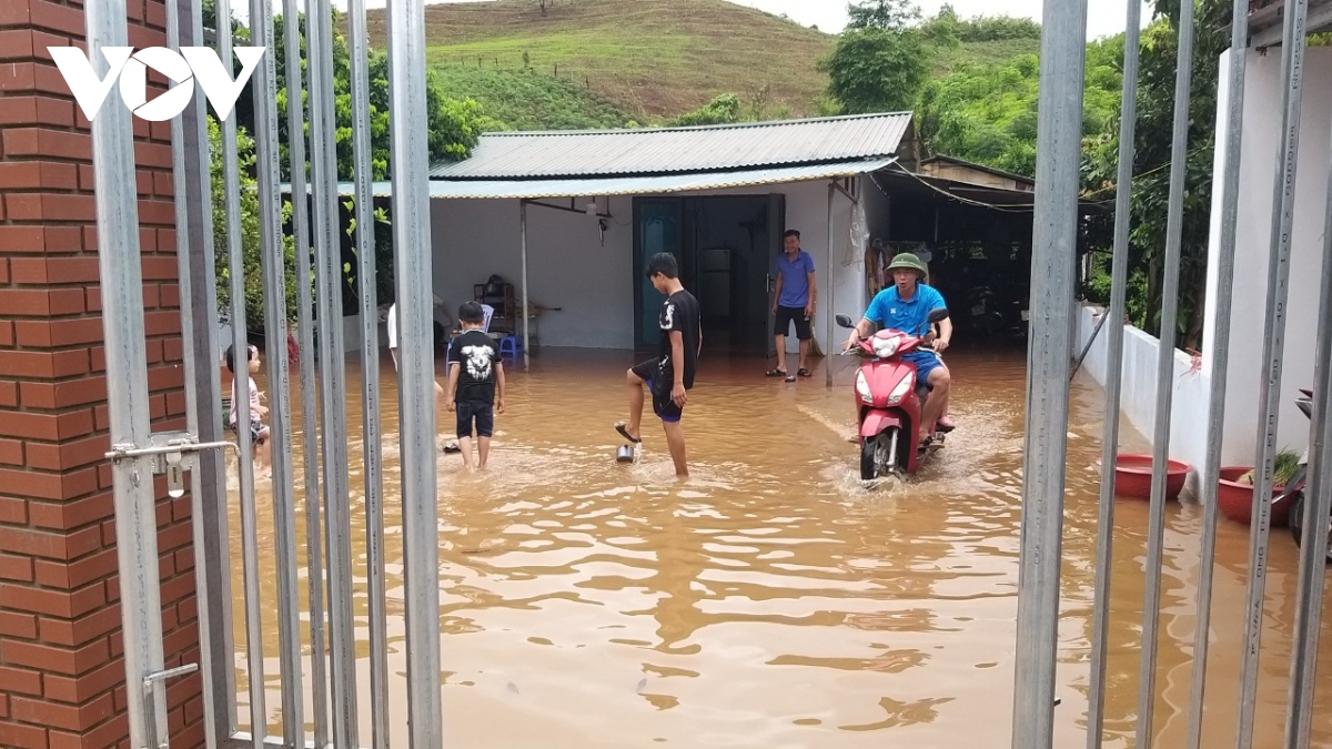 mua lu o Dien bien lam mot nguoi chet, thiet hai nhieu nha cua hinh anh 1