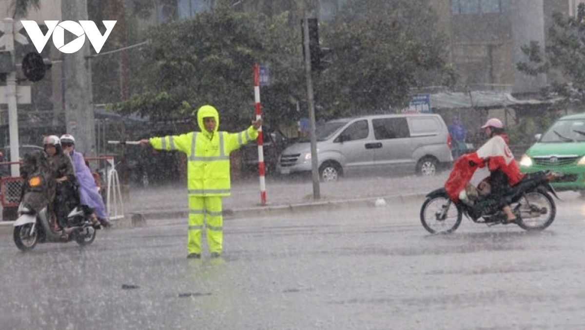 Hanoi hit by extreme rainfall following low-pressure trough