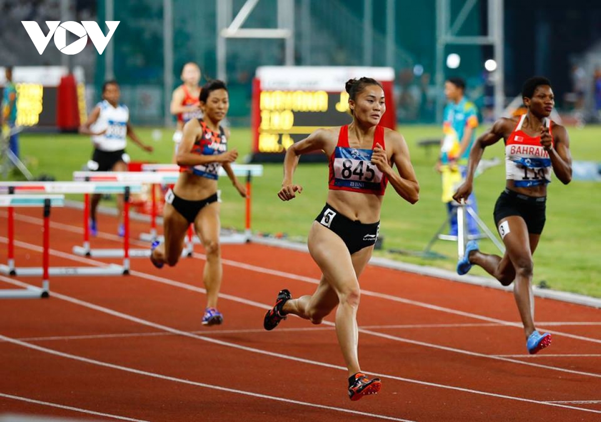 Quách Thị Lan vào bán kết 400m rào Olympic Tokyo