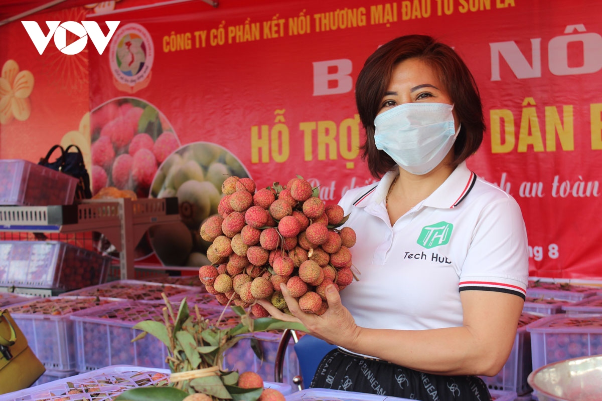 nguoi son la hao hung voi nong san bac giang hinh anh 1