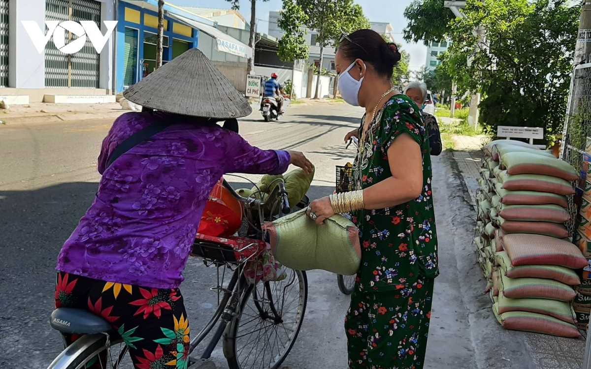 hanh dong am long o tien giang giua con dai dich hinh anh 2