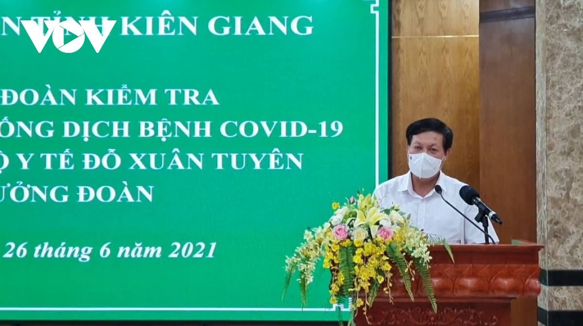 Thứ trưởng Bộ Y tế Đỗ xuân Tuyên kiểm tra công tác phòng chống dịch ở Kiên Giang