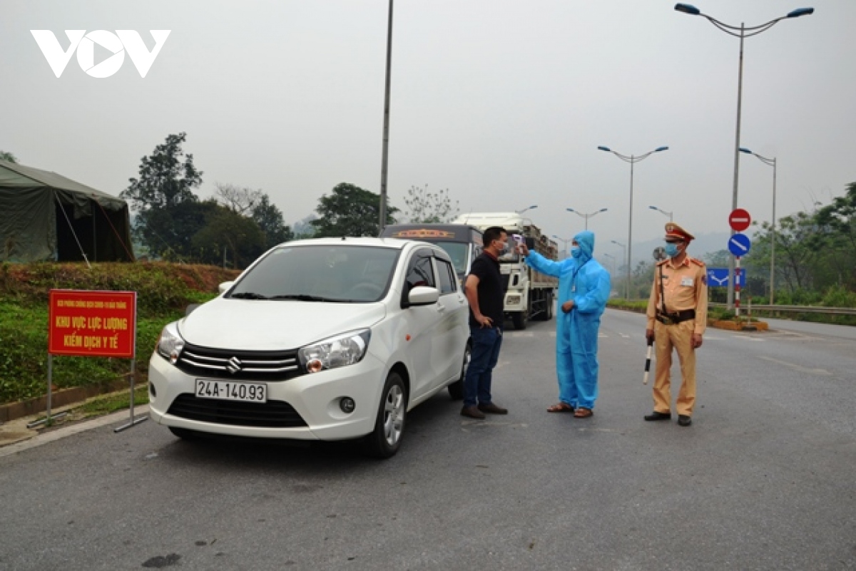 ha noi lap 22 chot kiem dich nguoi dan nen khai bao y te truoc de tranh un tac hinh anh 1